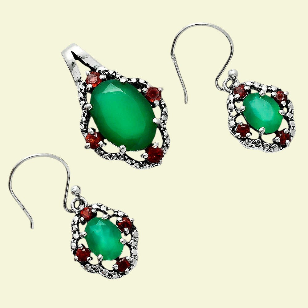 Green Onyx and Garnet Earrings T-1020 AGTE1010_C