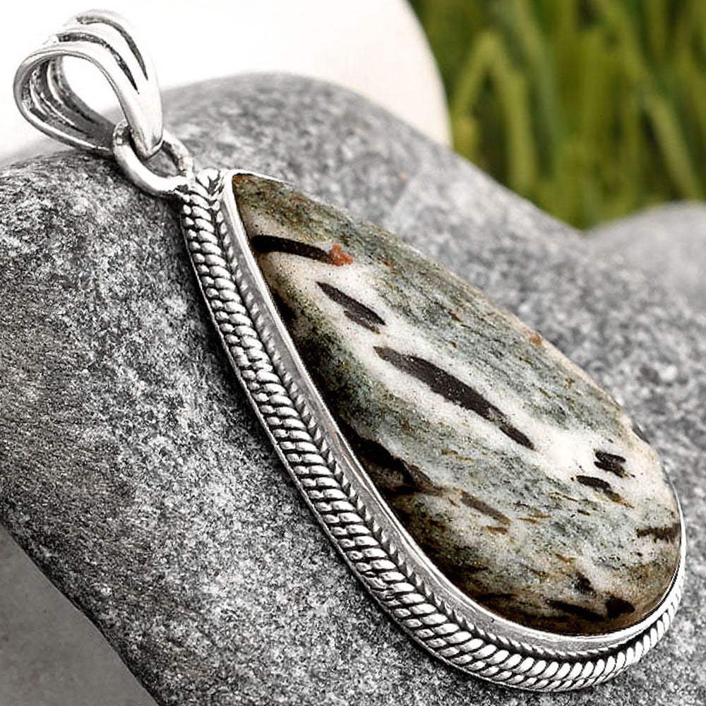 Natural Hornblende Pendant P-1056 SDP105972