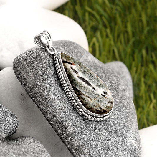 Natural Hornblende Pendant P-1056 SDP105972