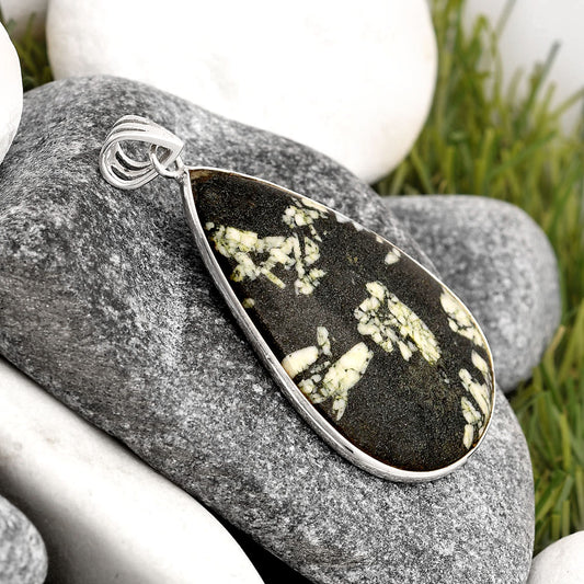 Natural Hornblende Pendant P-1001 SDP106418