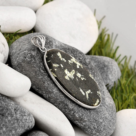 Natural Hornblende Pendant P-1001 SDP106569