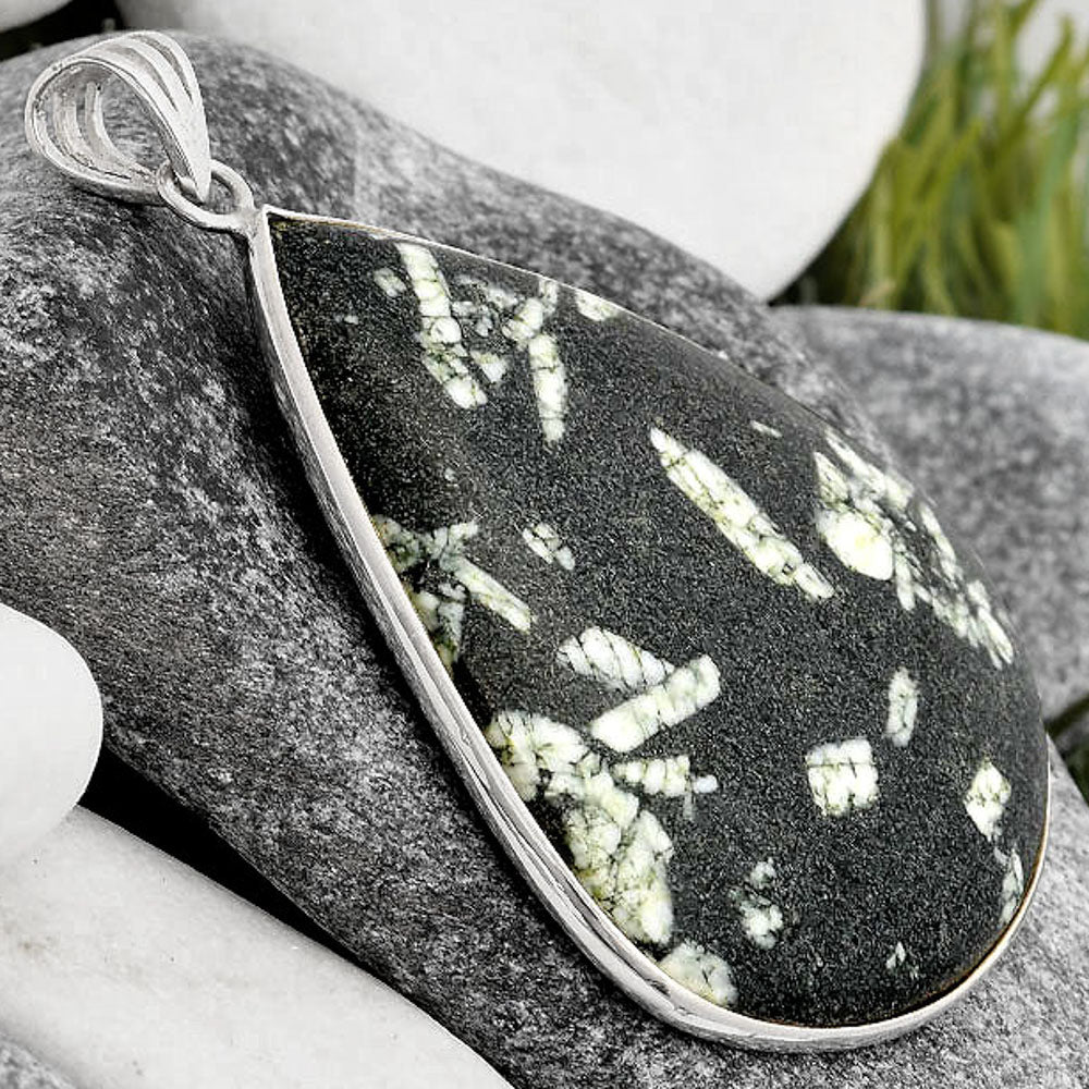 Natural Hornblende Pendant P-1001 SDP106609
