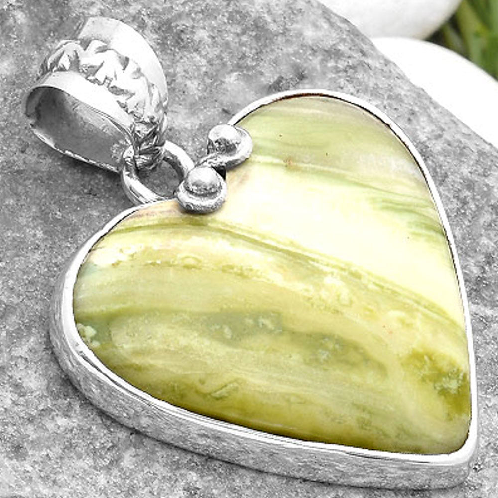 Heart Natural Serpentine Pendant P-1043 SDP108858