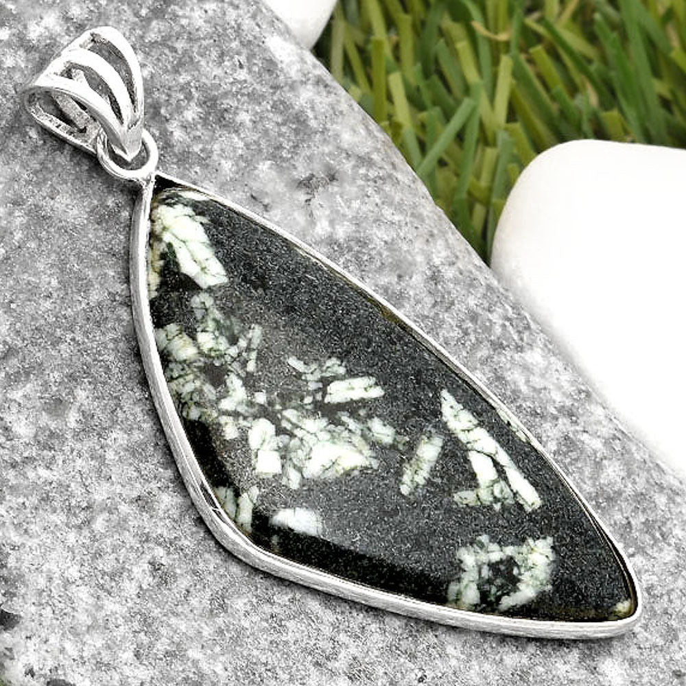 Natural Hornblende Pendant P-1001 SDP109281