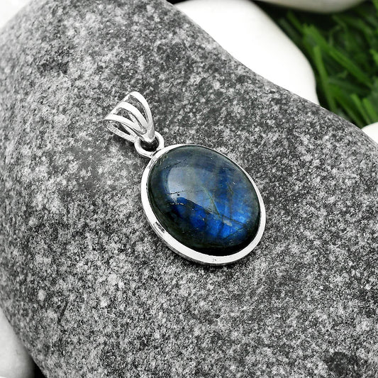 Blue Fire Labradorite - Madagascar Pendant P-1002 SDP111070