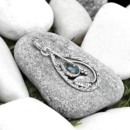 Leaf Natural Blue Scheelite Turkey Pendant P-1608 SDP125798