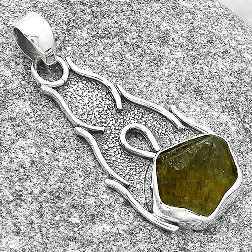 Natural Green Kyanite Rough - India Pendant P-1400 SDP127285