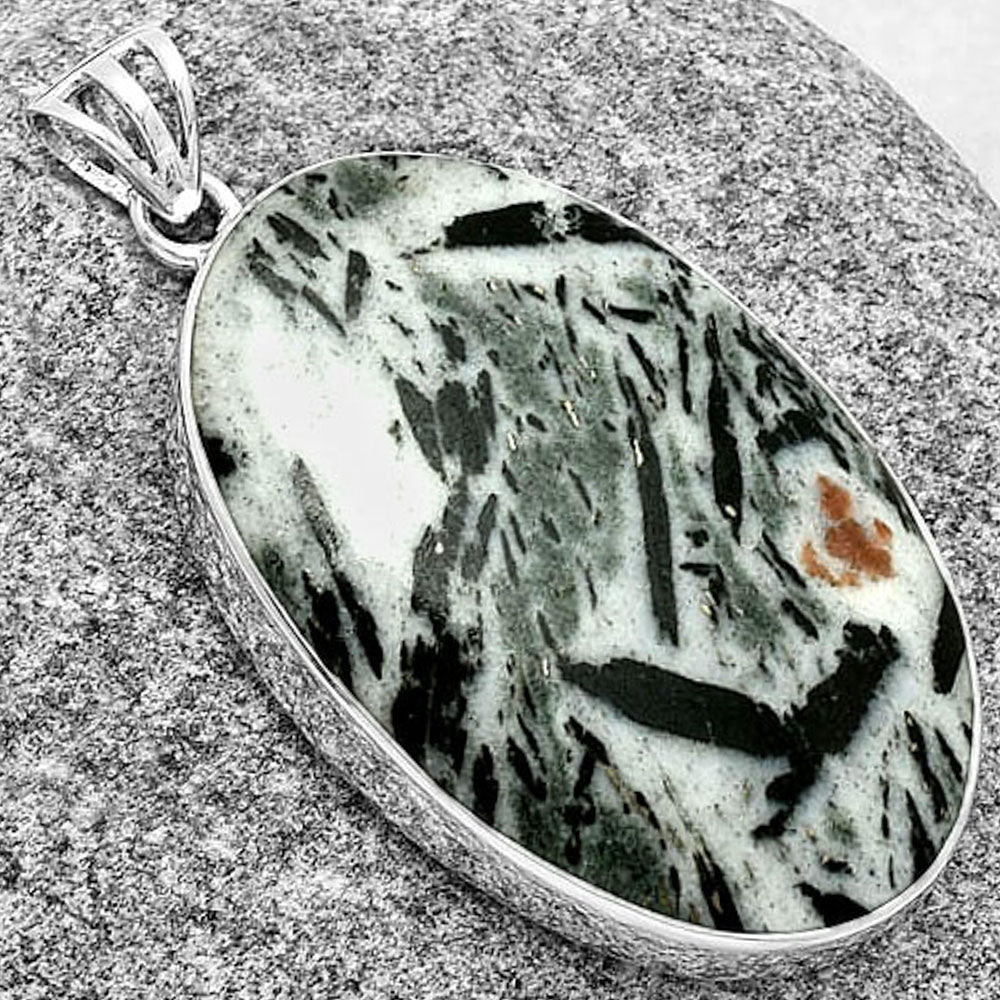 Natural Hornblende Pendant P-1001 SDP128297