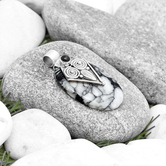 Owl - Pinolith Stone & Black Onyx Pendant P-1649 SDP130403