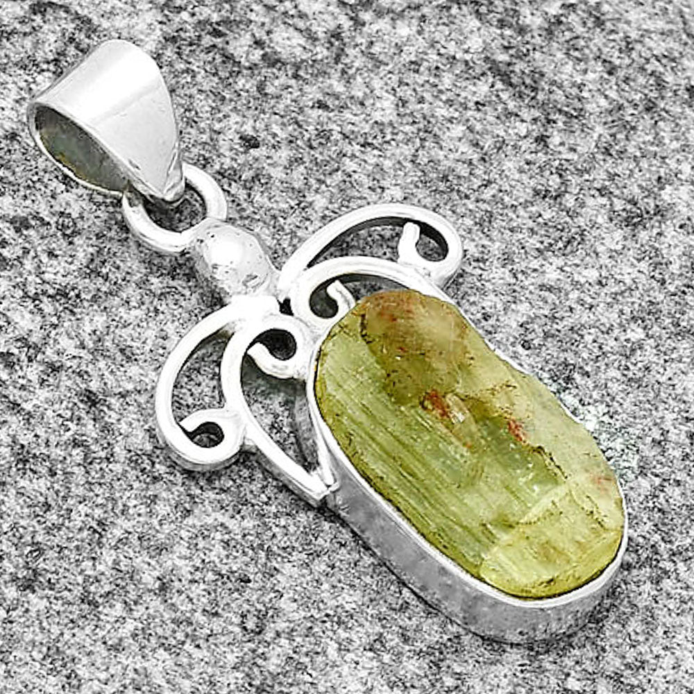 Natural Green Kyanite Rough - India Pendant P-1239 SDP130833