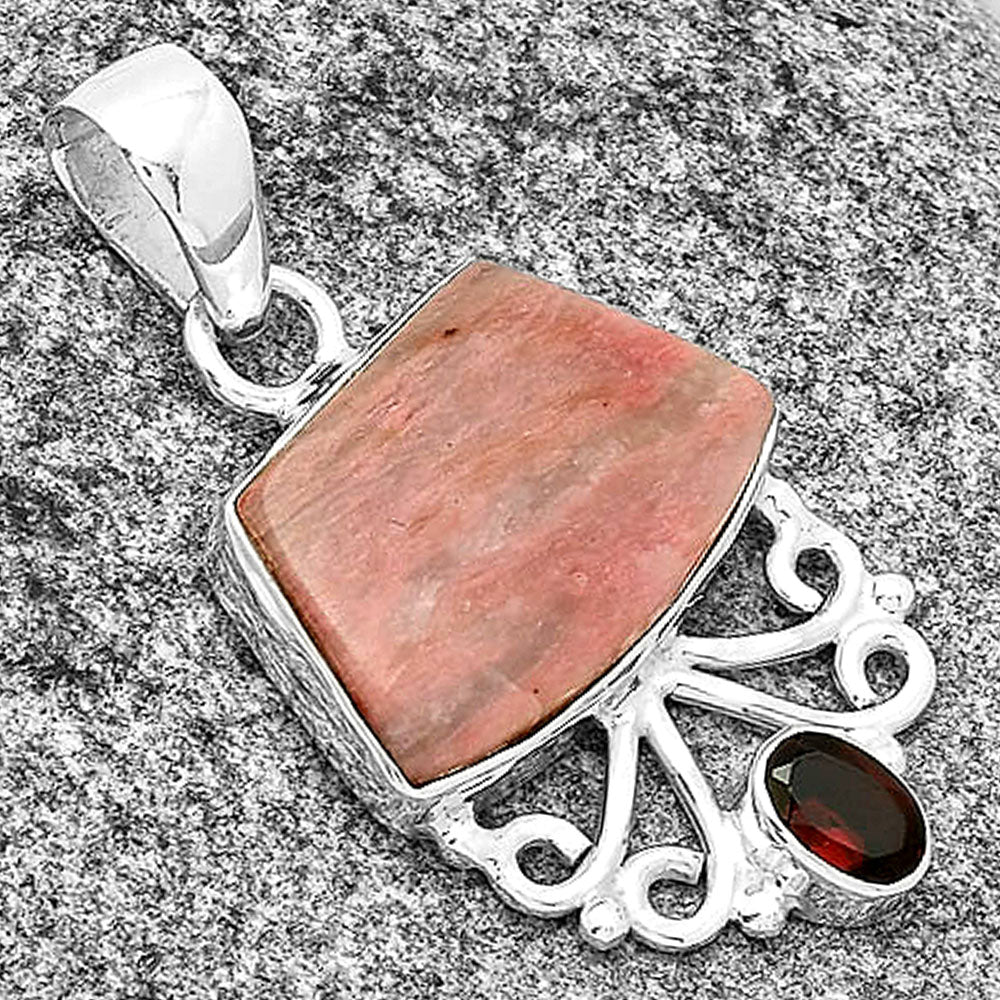 Natural Pink Tulip Quartz & Garnet Pendant P-1594 SDP131081