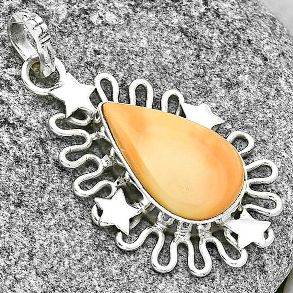 Star - Natural Spiny Oyster Shell Pendant P-1454 SDP131423