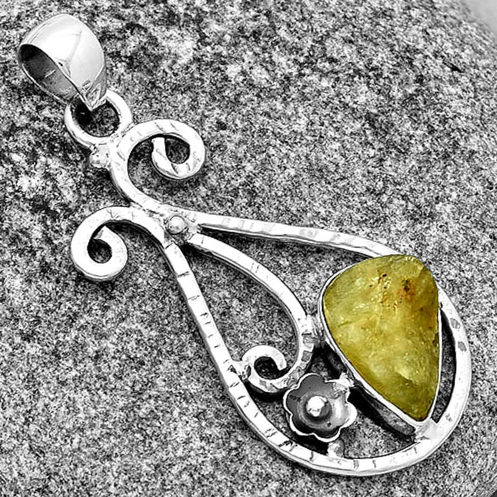 Natural Green Kyanite Rough - India Pendant P-1714 SDP131898