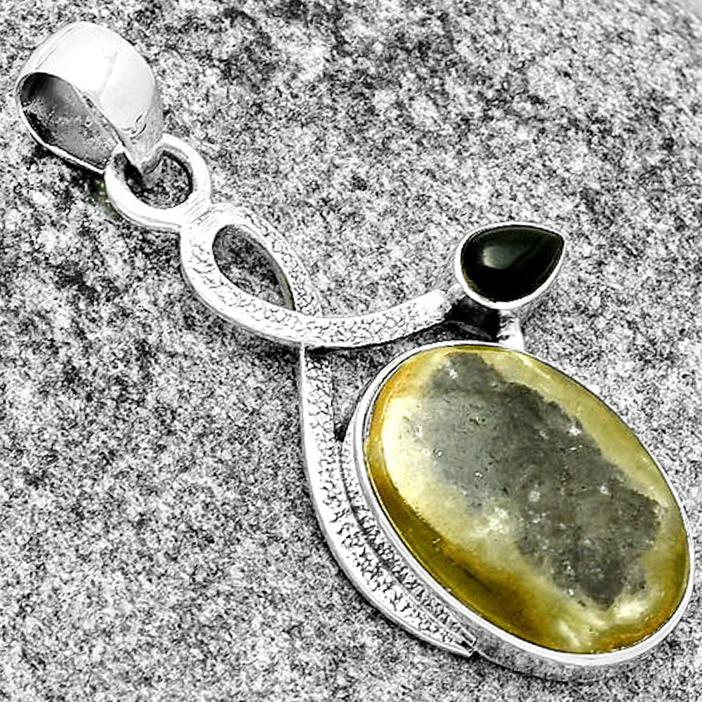 Australian Prehnite & Black Onyx Pendant P-1111 SDP132011