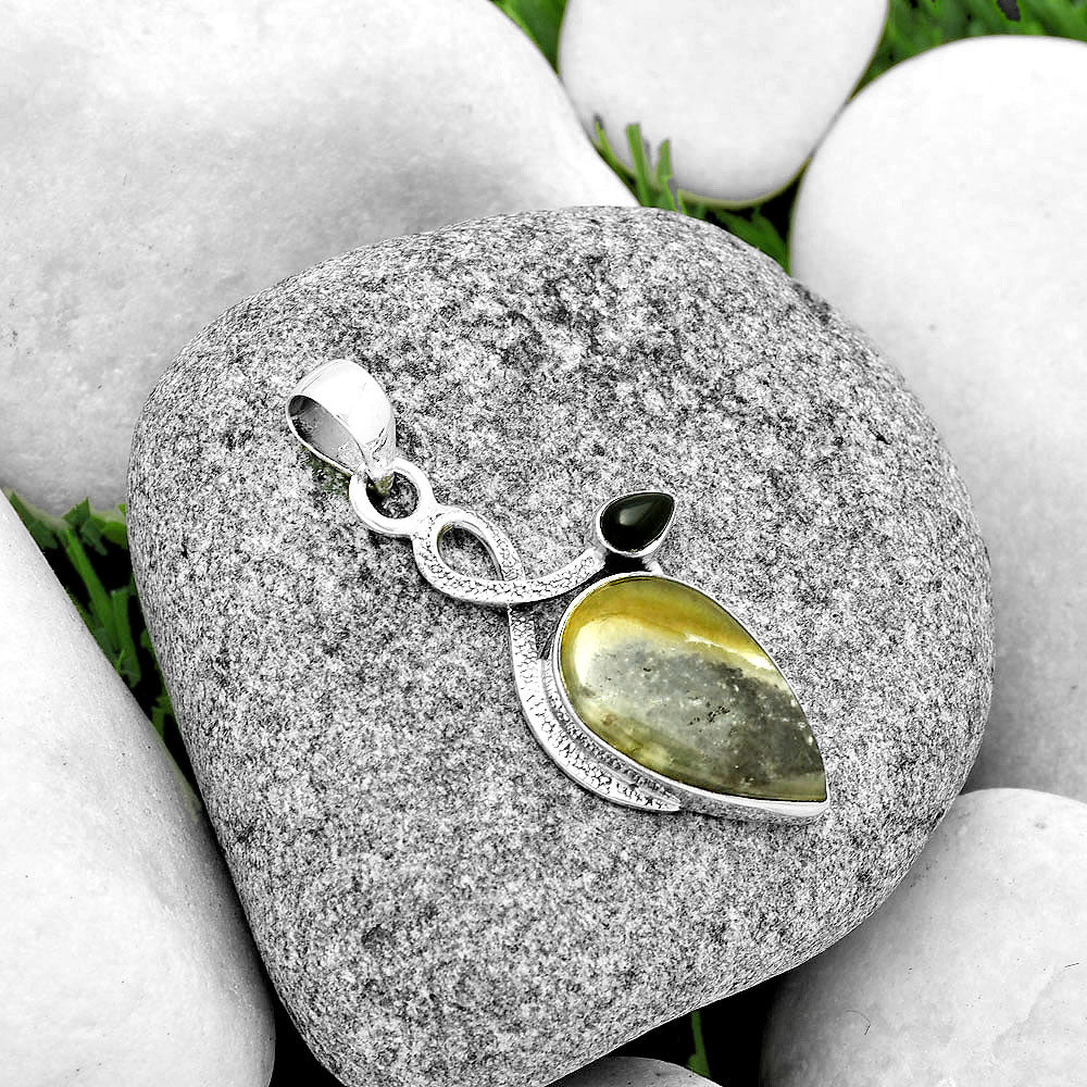 Australian Prehnite & Black Onyx Pendant P-1111 SDP132018