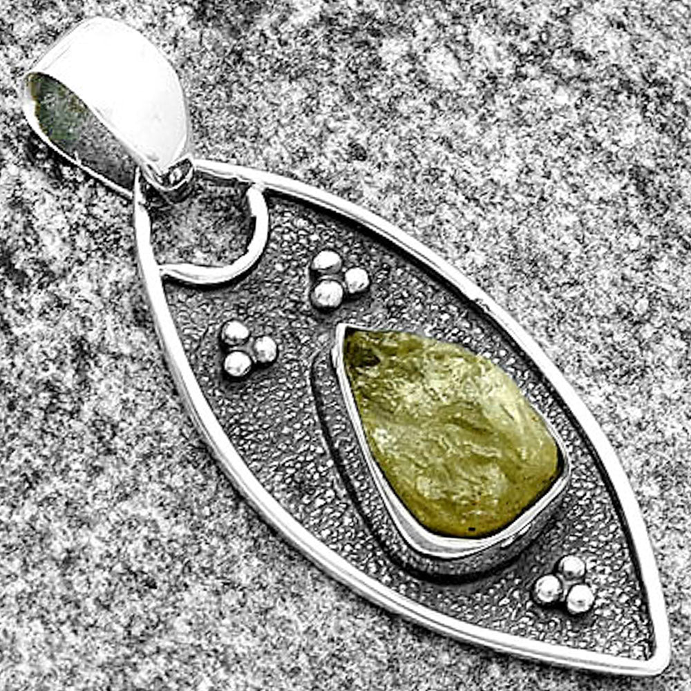 Natural Green Kyanite Rough - India Pendant P-1524 SDP132025