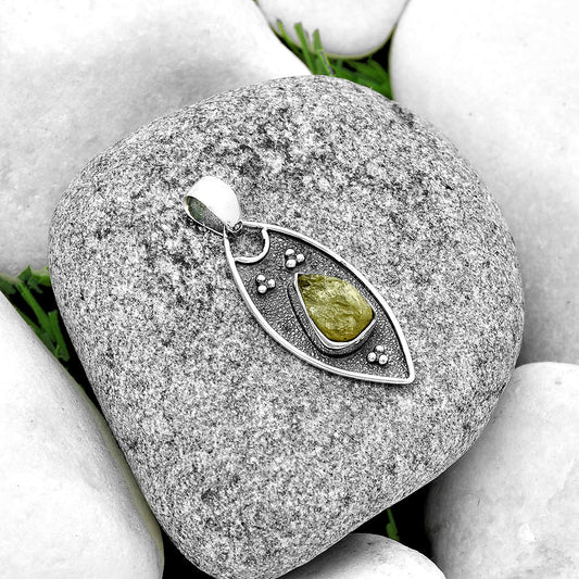 Natural Green Kyanite Rough - India Pendant P-1524 SDP132025