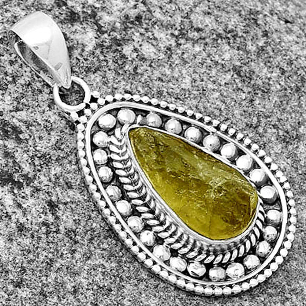 Natural Green Kyanite Rough - India Pendant P-1578 SDP132608