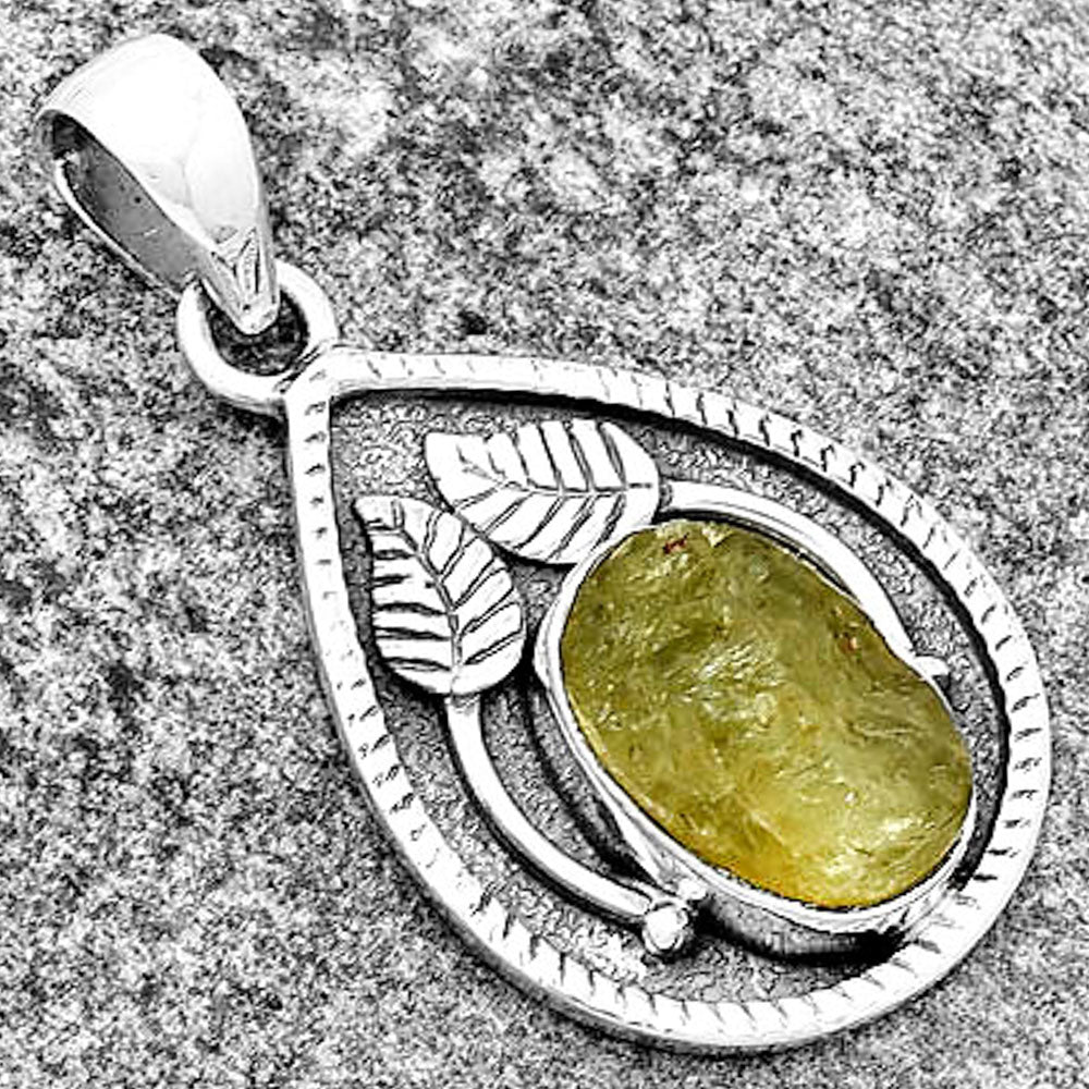 Natural Green Kyanite Rough - India Pendant P-1138 SDP133251