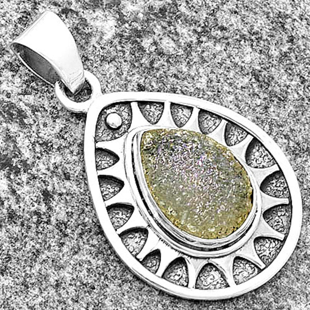 White Titanium Druzy Pendant P-1147 SDP133385