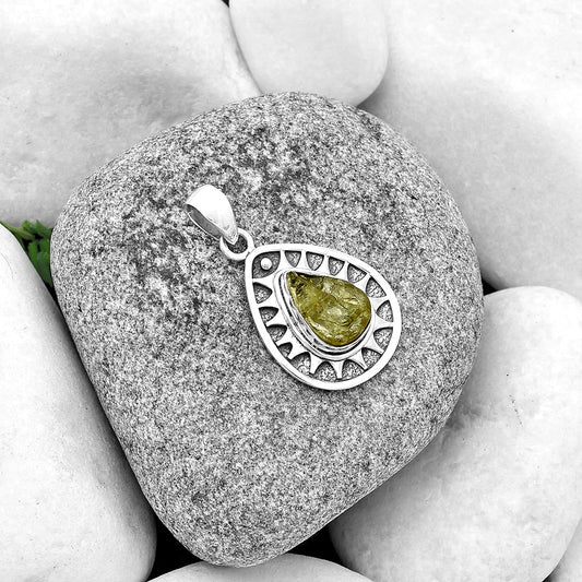 Natural Green Kyanite Rough - India Pendant P-1147 SDP133399