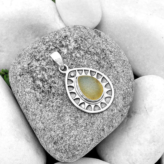 White Titanium Druzy Pendant P-1147 SDP133401