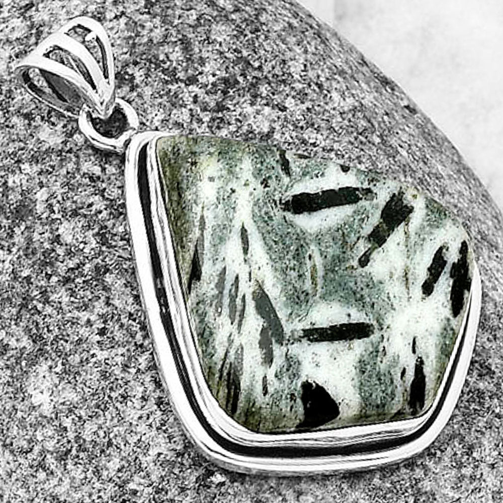 Natural Hornblende Pendant P-1050 SDP138907