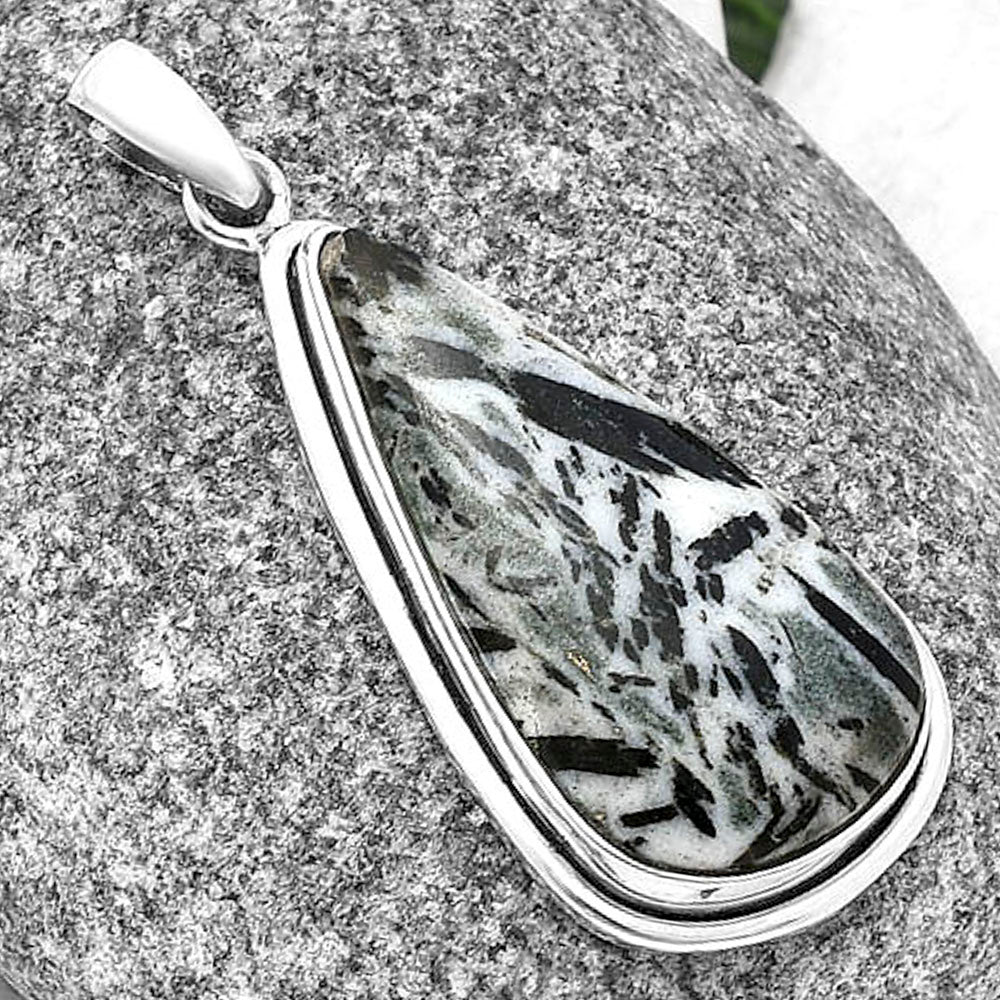 Natural Hornblende Pendant P-1050 SDP140443