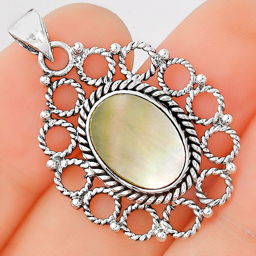 Natural Mother Of Pearl Pendant P-1009 SDP155468