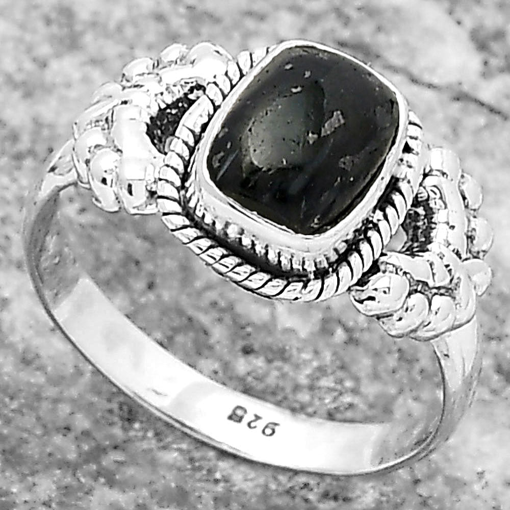 Natural Nuummite Ring size-7 R-1403 SDR157999