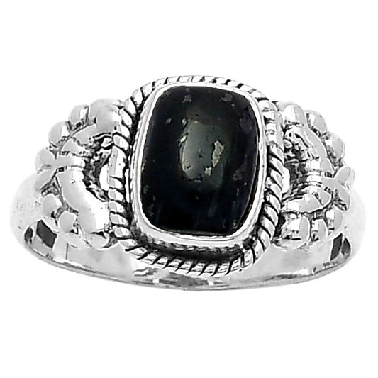Natural Nuummite Ring size-7 R-1403 SDR157999