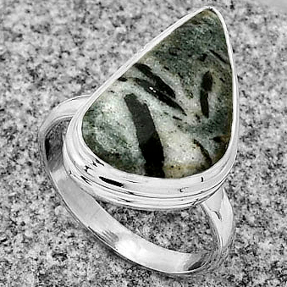 Natural Hornblende Ring size-8.5 R-1007 SDR181177