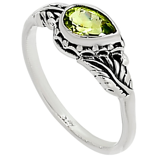 Peridot Ring size-7 R-1404 SDR254509