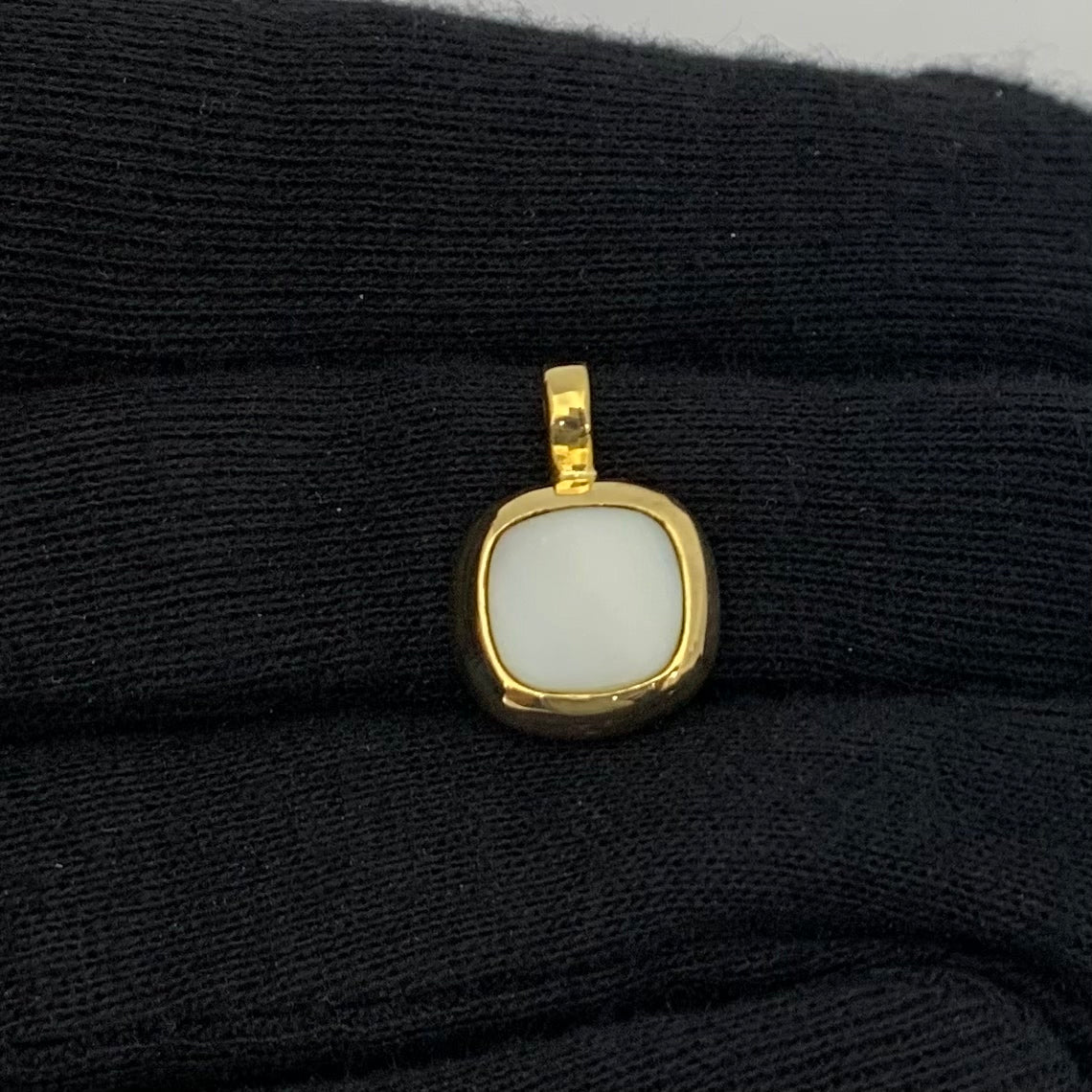 18K Gold Plated Cushion Square Black Onyx/MOP Pendant for Women TGP1010 PM-1748