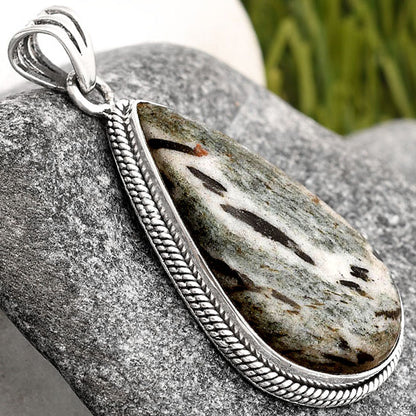 Natural Hornblende Pendant P-1056 SDP105972