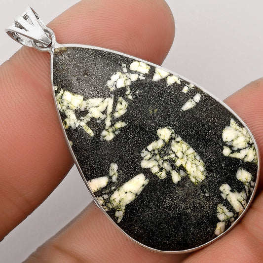 Natural Hornblende Pendant P-1001 SDP106418