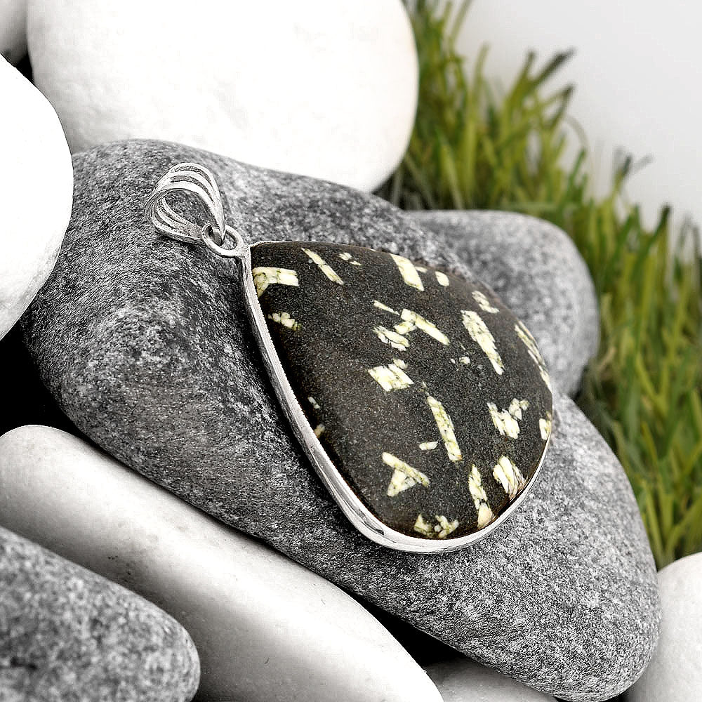 Natural Hornblende Pendant P-1001 SDP106466