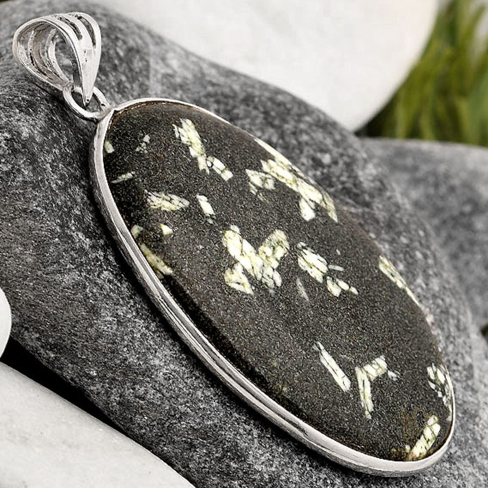 Natural Hornblende Pendant P-1001 SDP106569