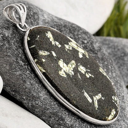 Natural Hornblende Pendant P-1001 SDP106569