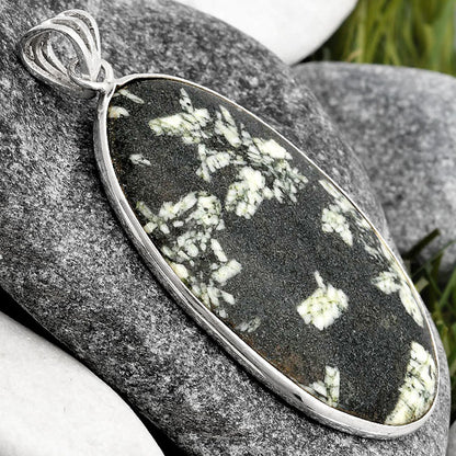 Natural Hornblende Pendant P-1001 SDP106583