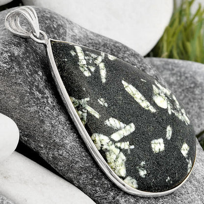 Natural Hornblende Pendant P-1001 SDP106609