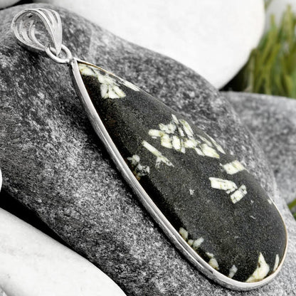 Natural Hornblende Pendant P-1001 SDP106613