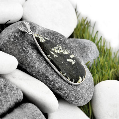Natural Hornblende Pendant P-1001 SDP106613