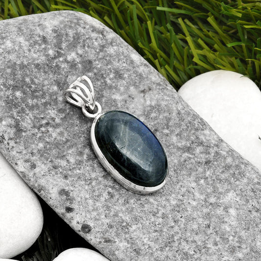 Blue Fire Labradorite - Madagascar Pendant P-1002 SDP108137