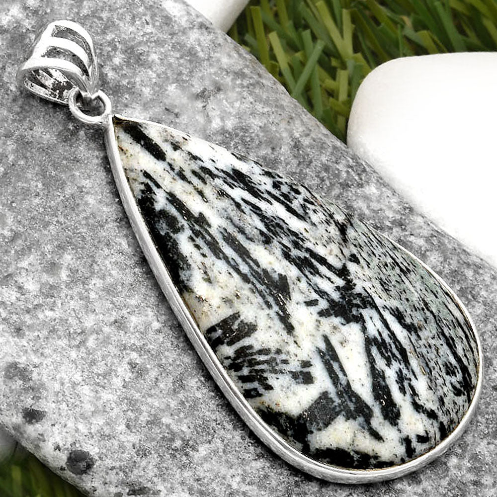Natural Hornblende Pendant P-1001 SDP109179