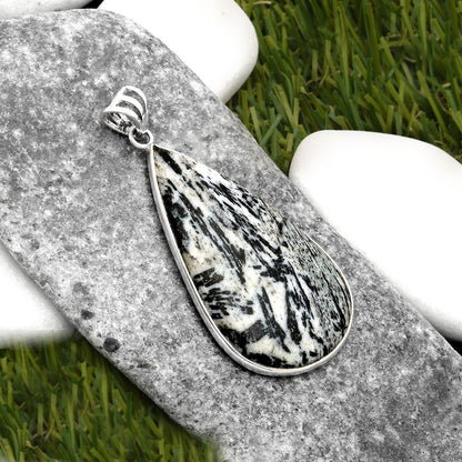 Natural Hornblende Pendant P-1001 SDP109179