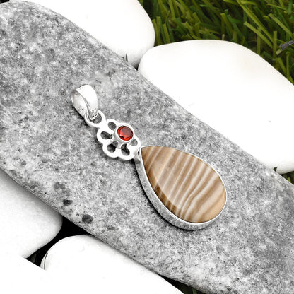 Natural Flint Stone & Garnet Pendant P-1634 SDP109980