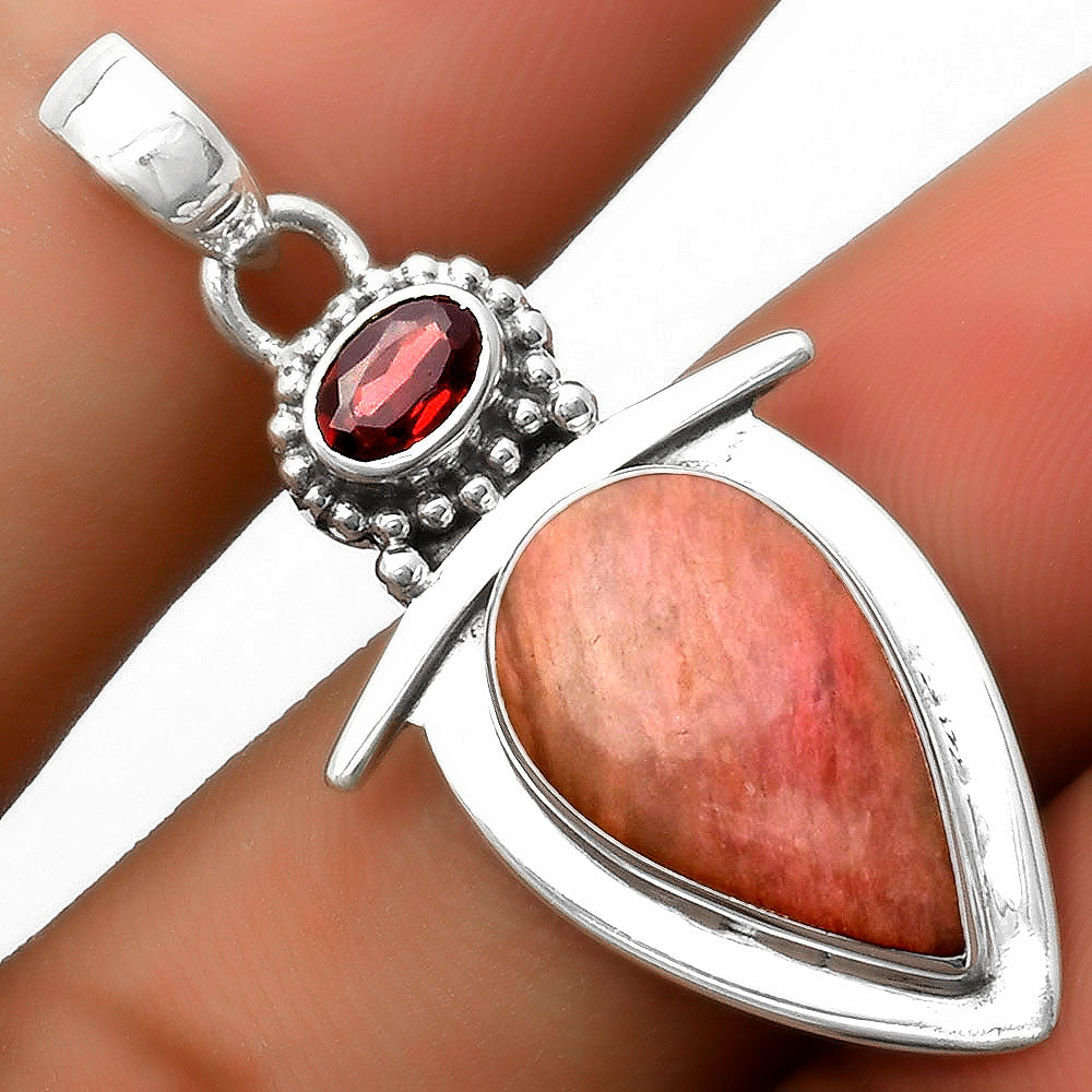 Natural Pink Tulip Quartz & Garnet Pendant P-1289 SDP114517