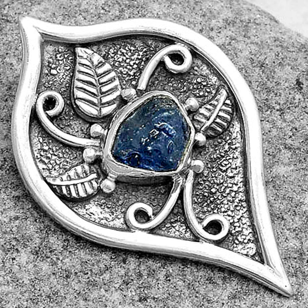 Natural Blue Sapphire Rough Pendant P-1707 SDP121426