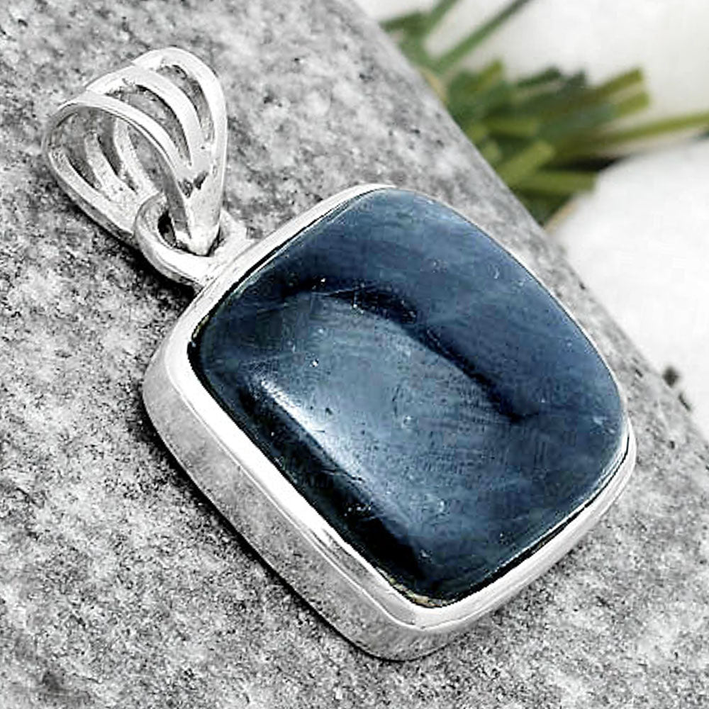Blue Fire Labradorite - Madagascar Pendant P-1002 SDP125310